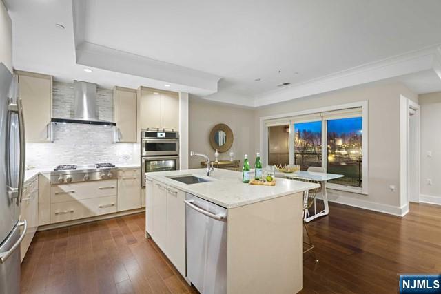 150 Henley Place 201