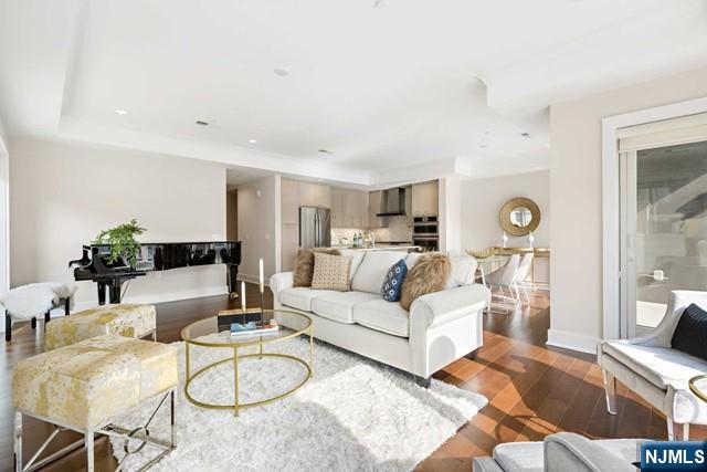 150 Henley Place 201