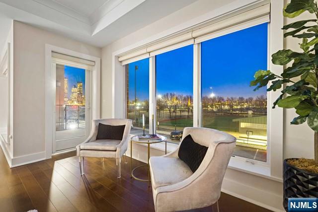 150 Henley Place 201