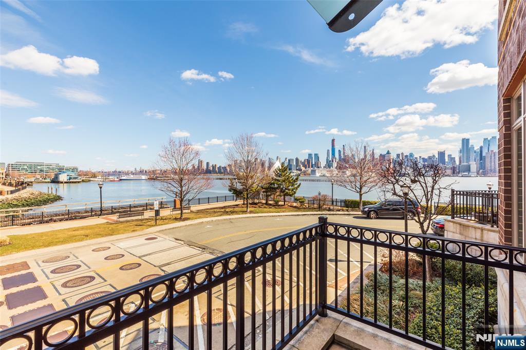 3 Henley Place D