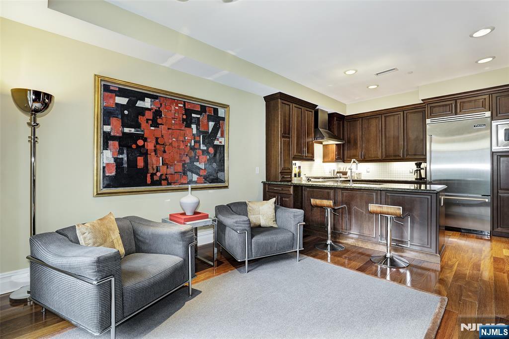 3 Henley Place D