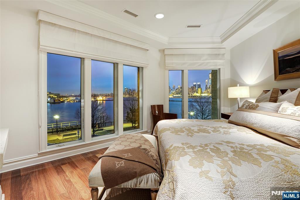 3 Henley Place D