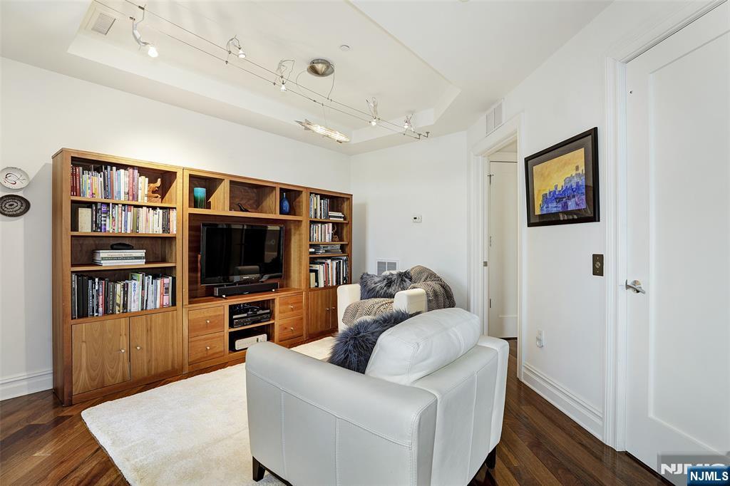 3 Henley Place D