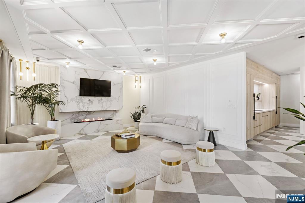 7400 River Road 208