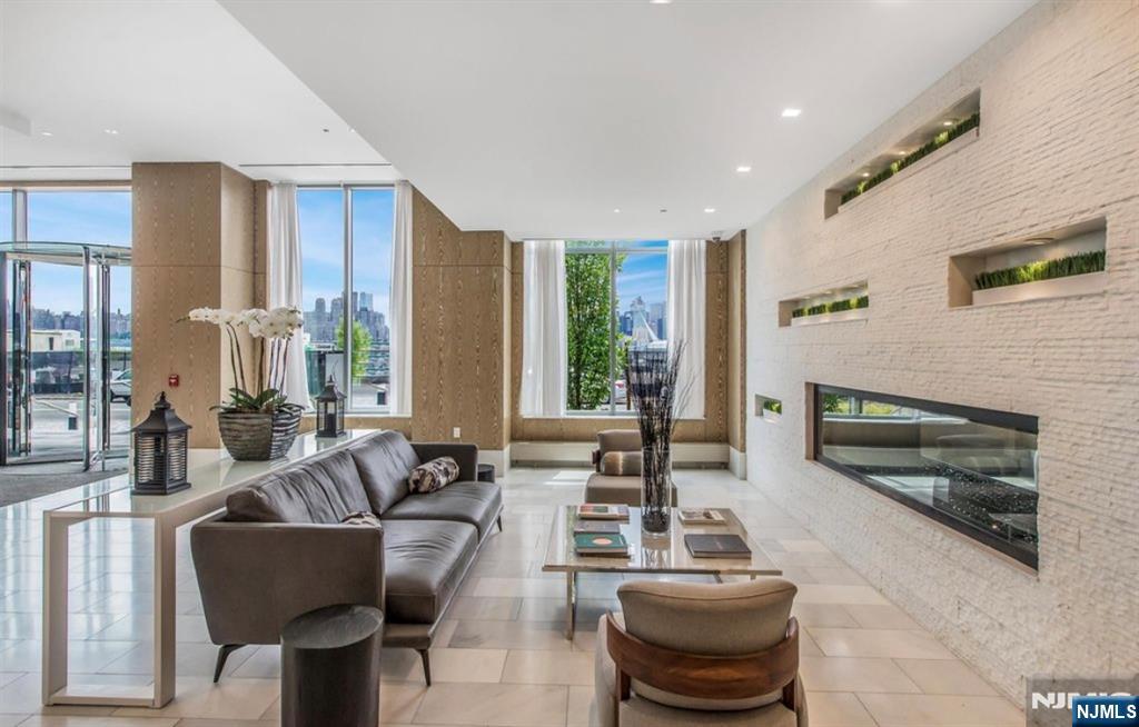 9 Ave At Port Imperial 910