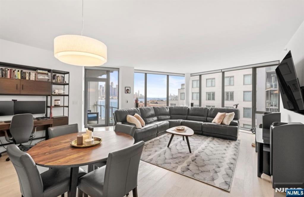 9 Ave At Port Imperial 910