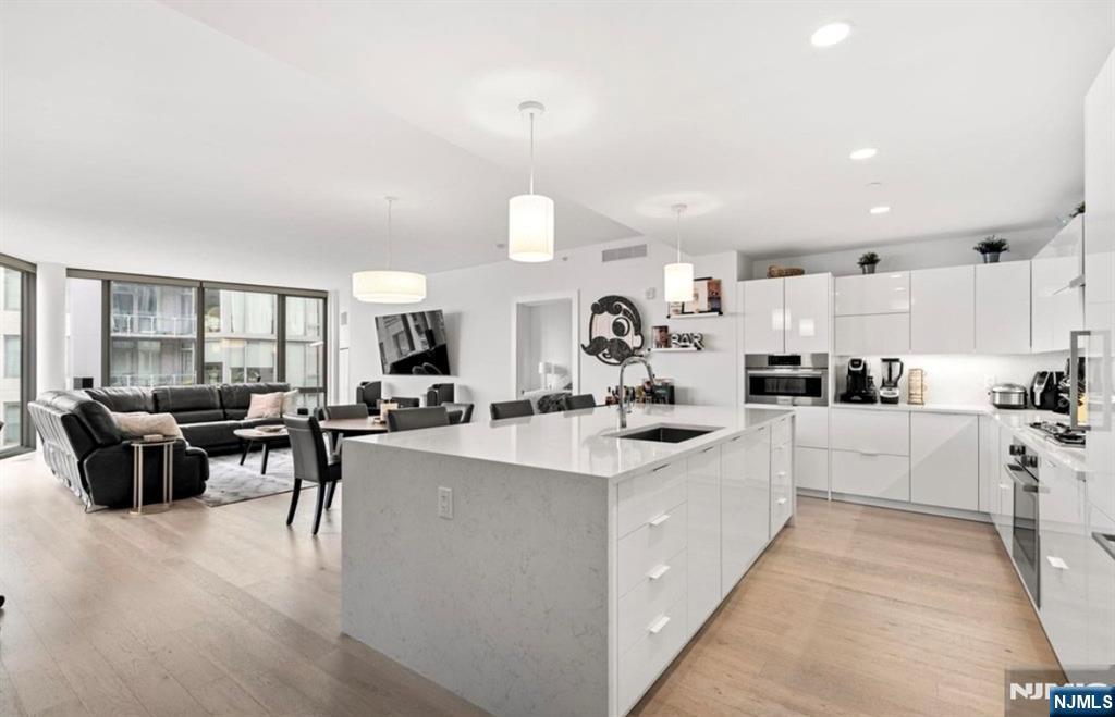 9 Ave At Port Imperial 910