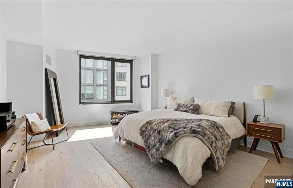 9 Ave At Port Imperial 910