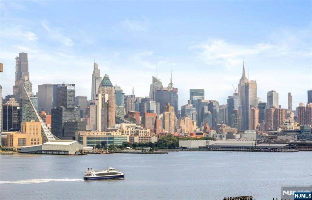 9 Ave At Port Imperial 910