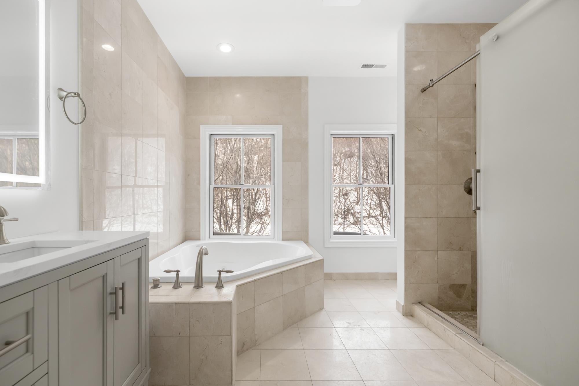 1 REGENCY PL Unit: 1