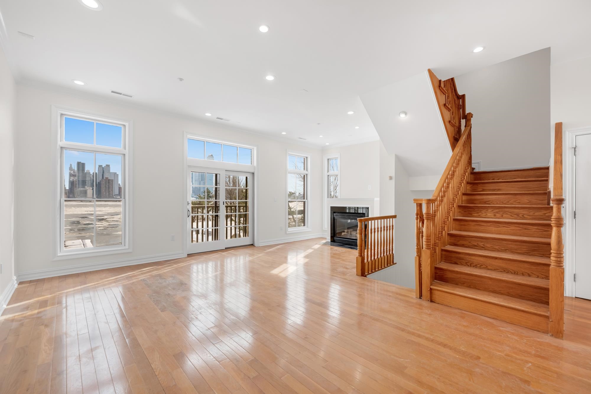 1 REGENCY PL Unit: 1