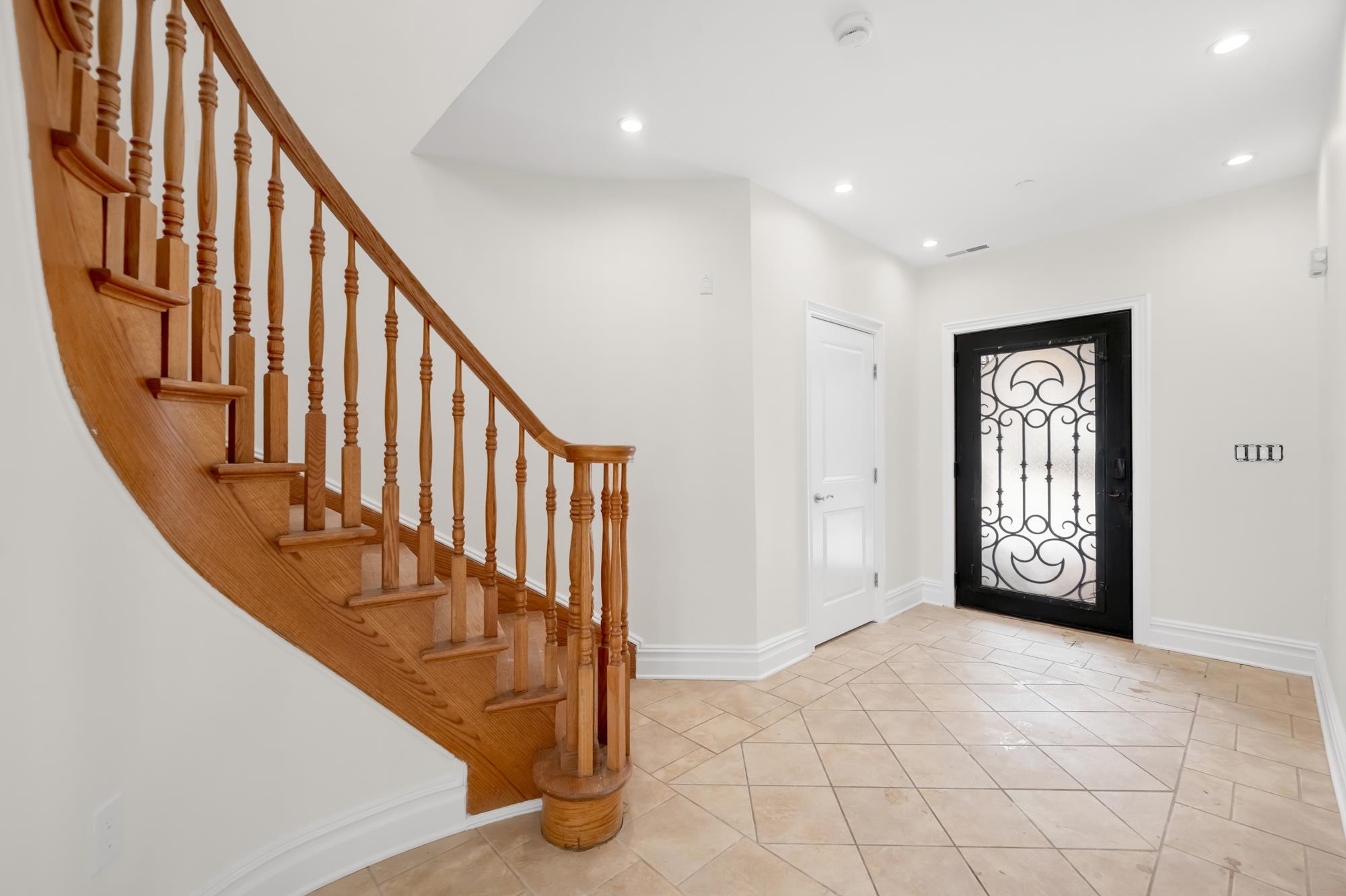 1 REGENCY PL Unit: 1