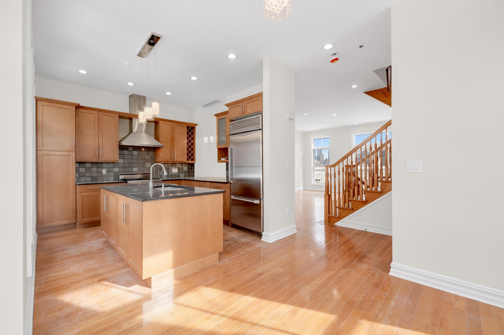 1 REGENCY PL Unit: 1