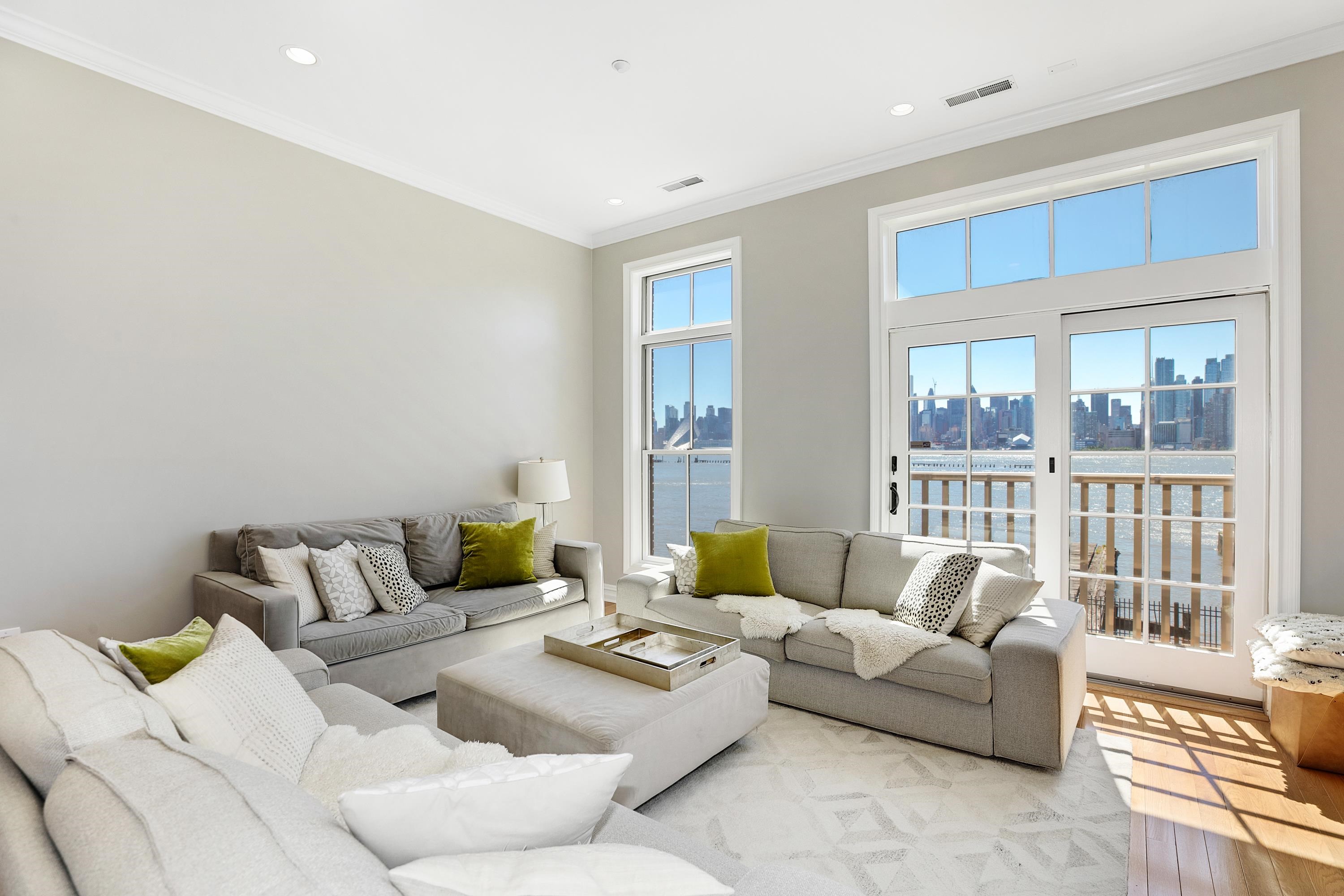 1 REGENCY PL Unit: 1