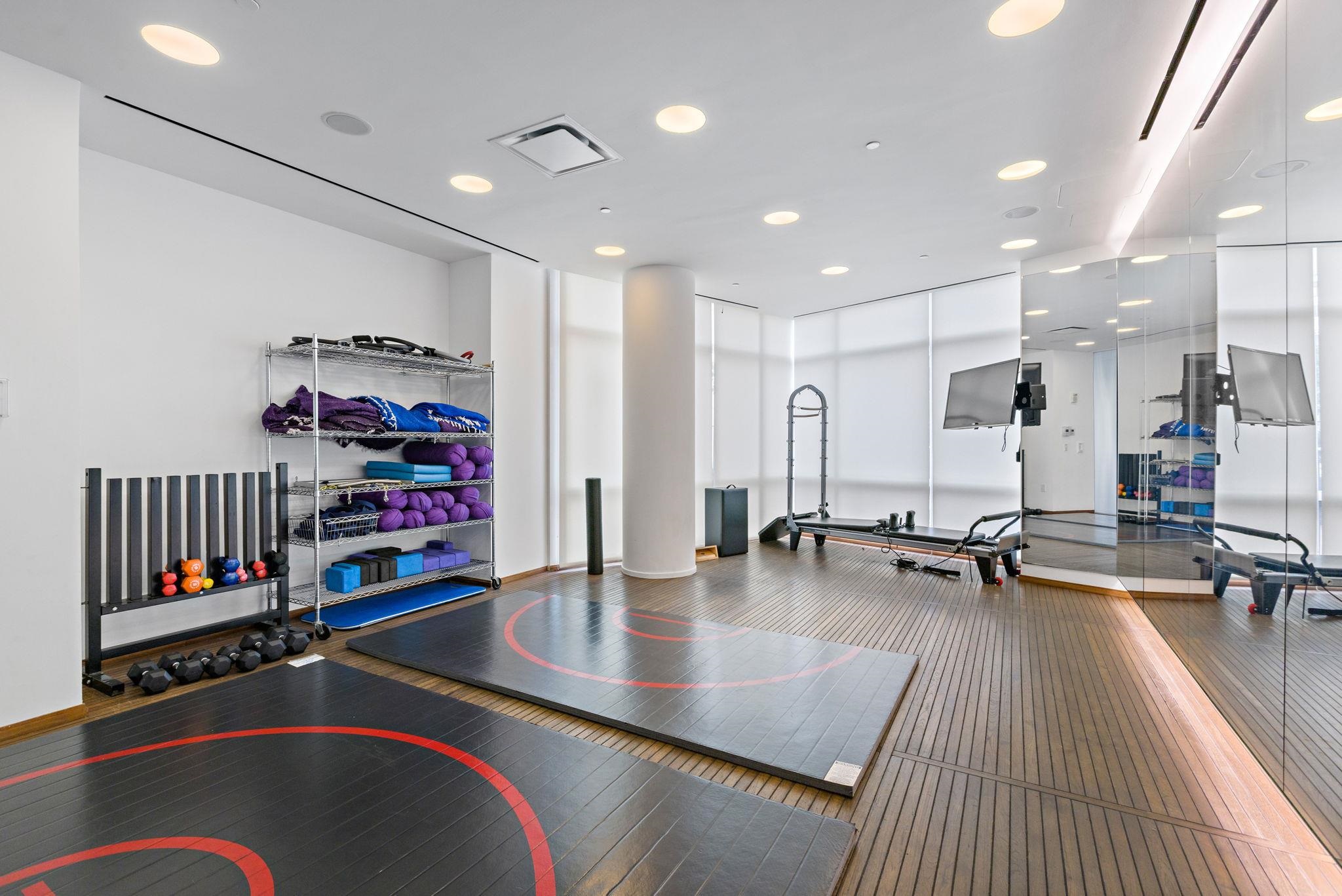 77 HUDSON ST Unit: 4008