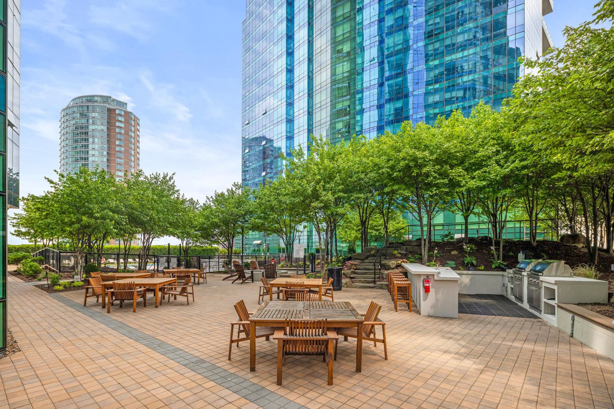 77 HUDSON ST Unit: 4008