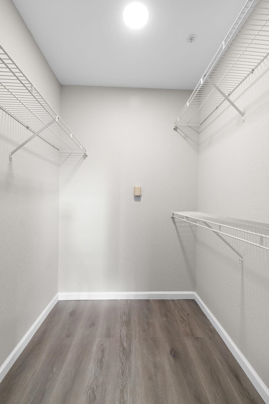 690 ROUTE 23 Unit: R3