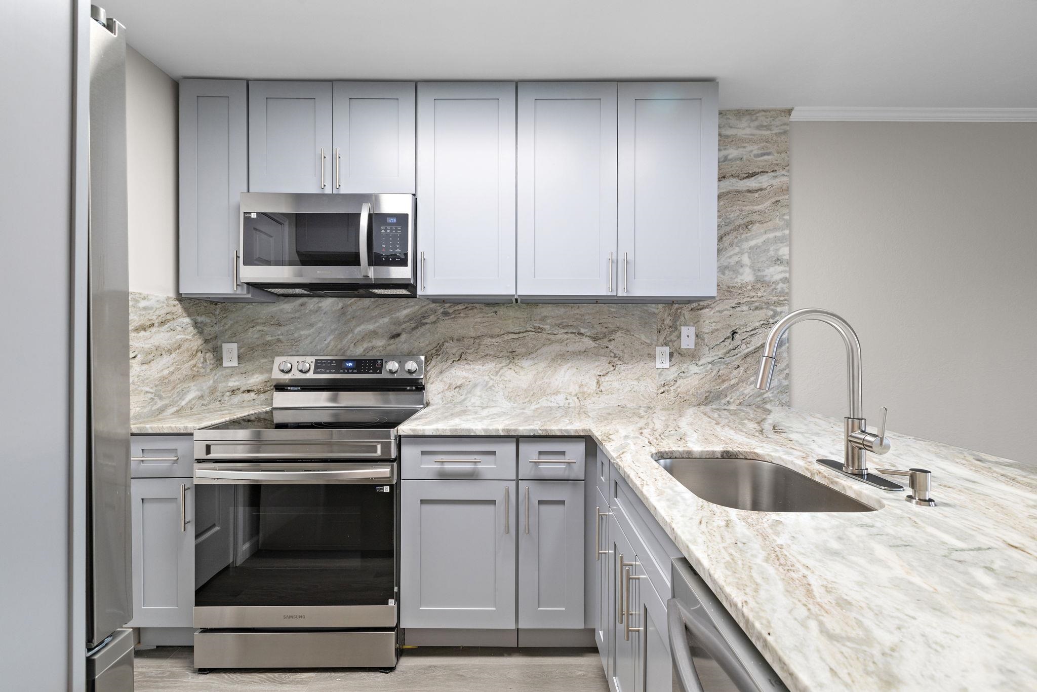 690 ROUTE 23 Unit: R3