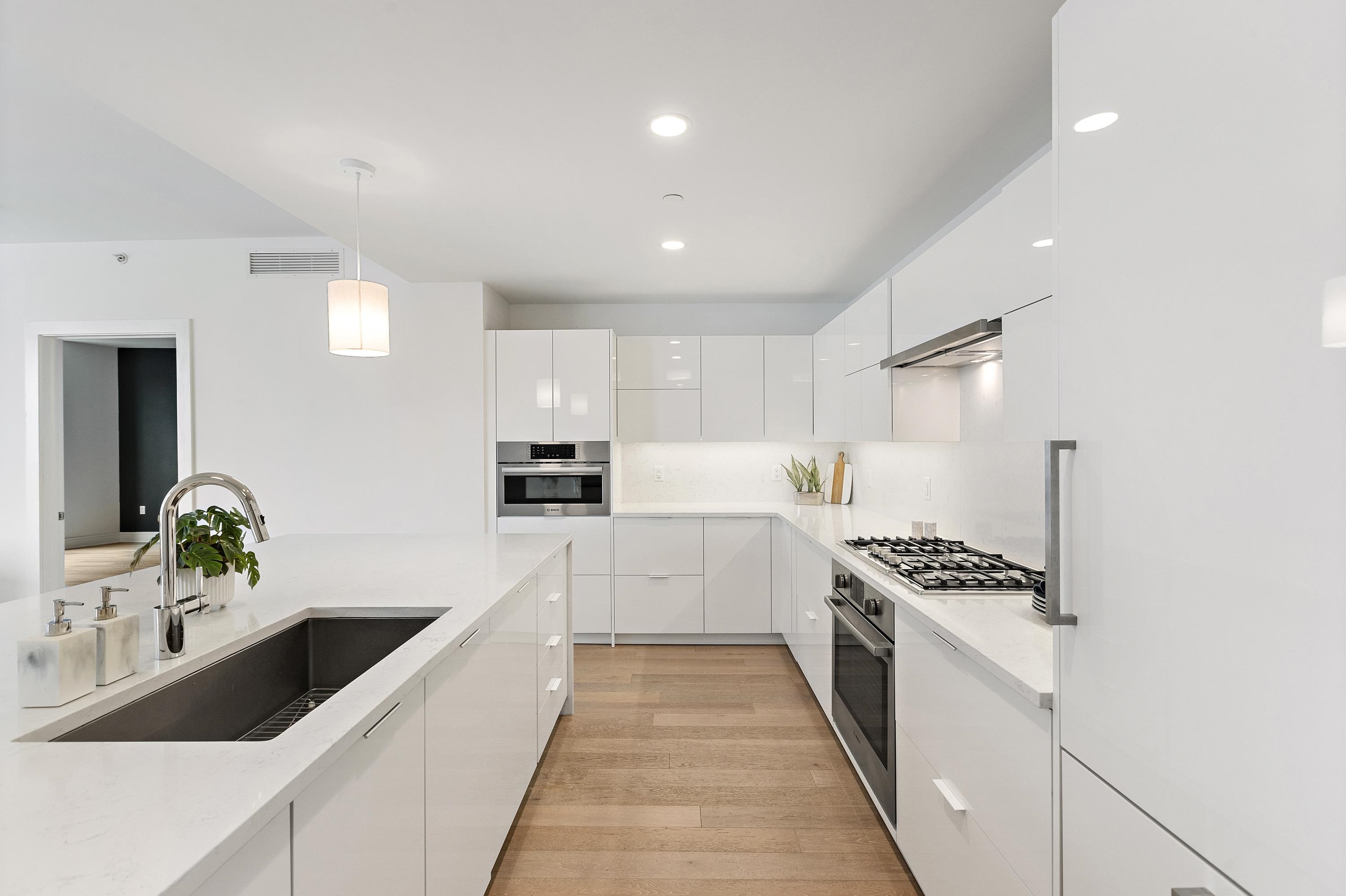 9 AVENUE AT PORT IMPERIAL Unit: 911