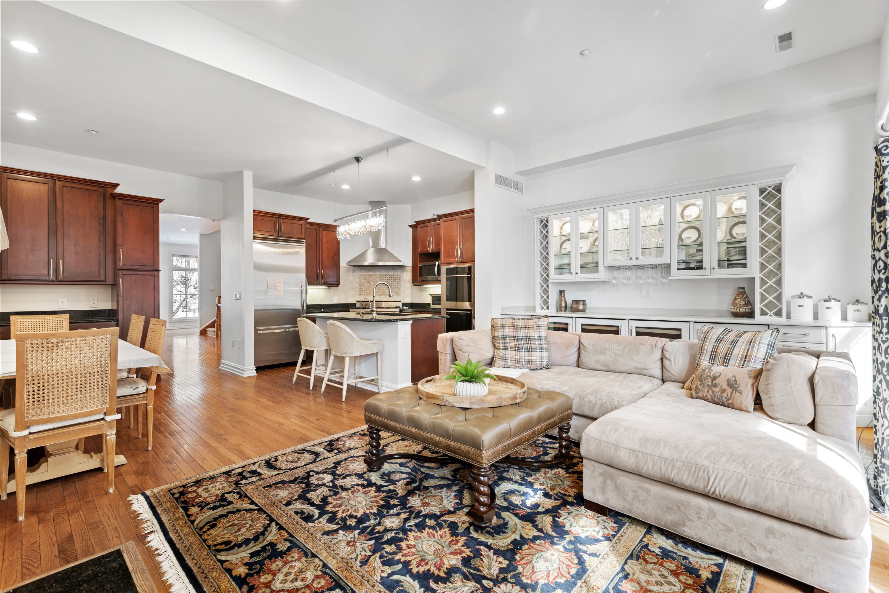 36 REGENCY PL