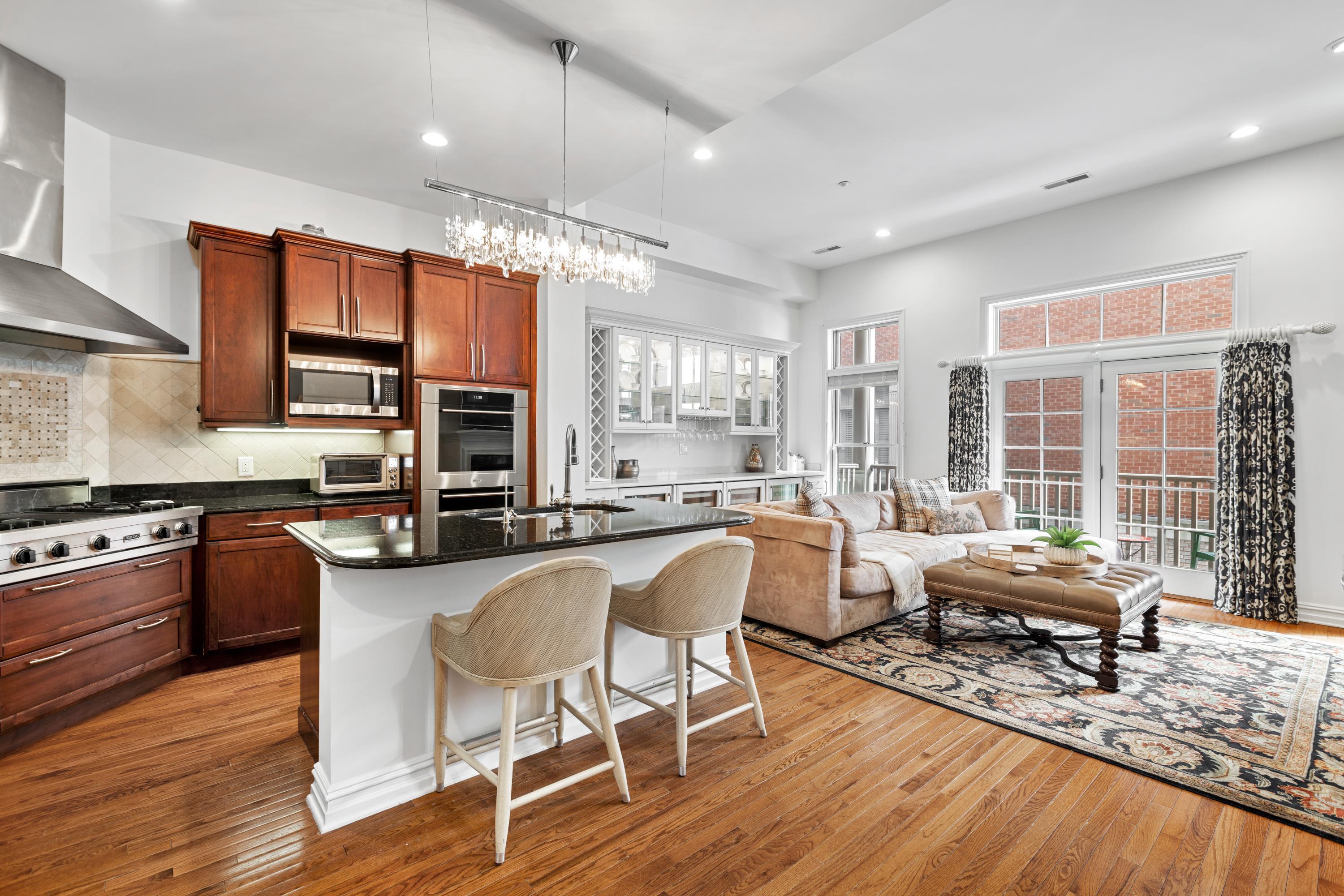 36 REGENCY PL