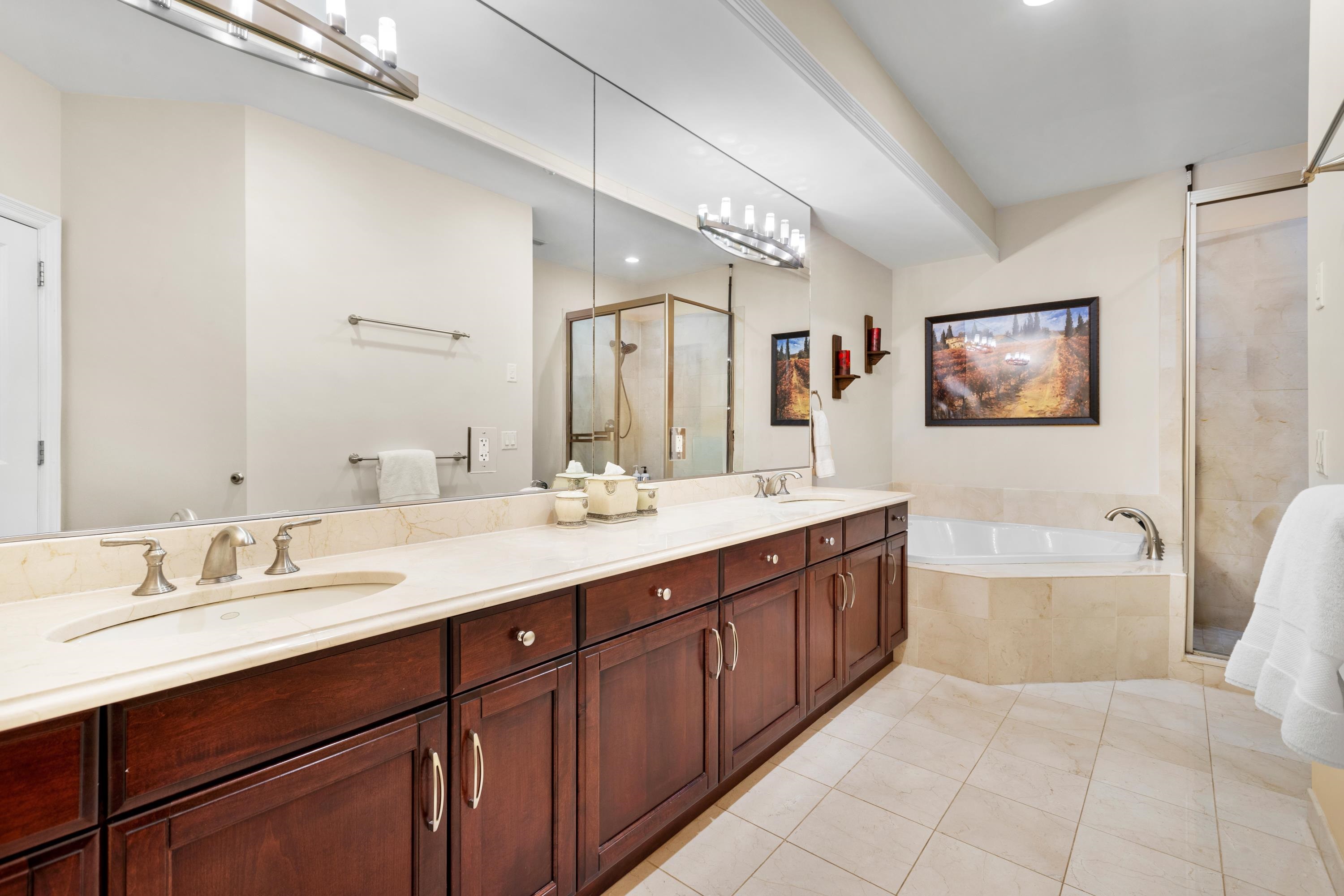 36 REGENCY PL