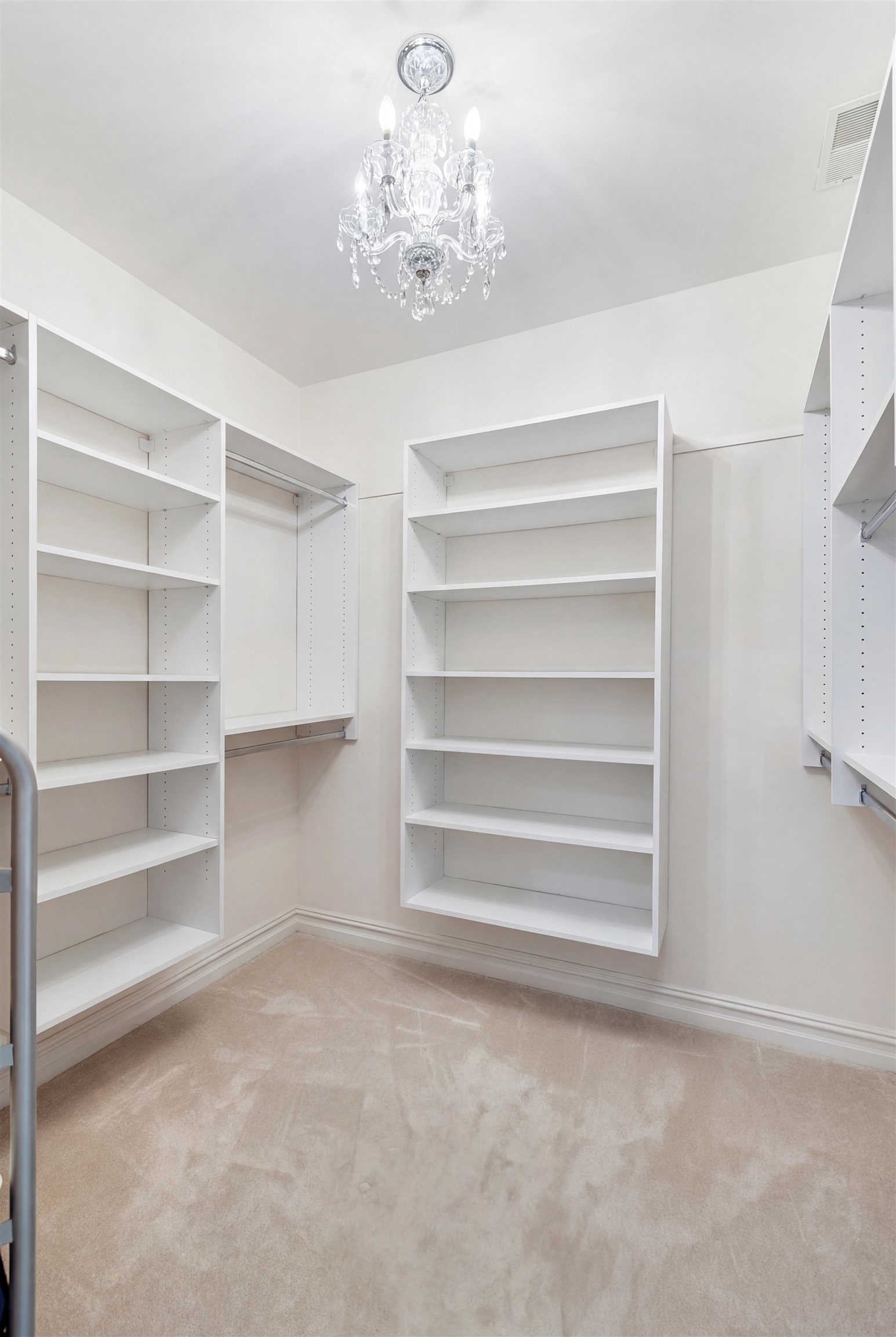 36 REGENCY PL