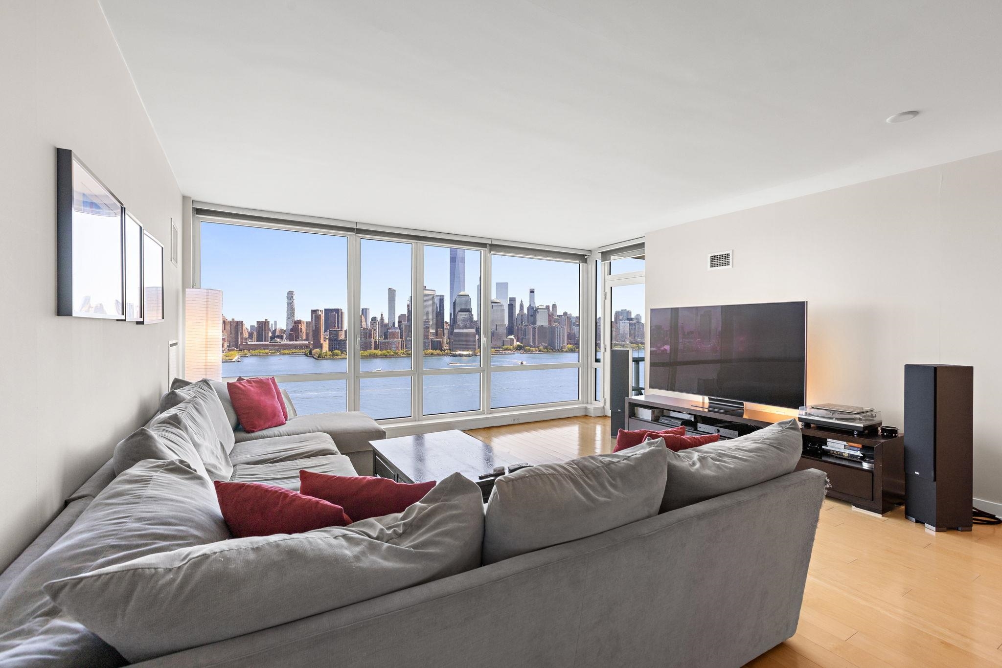2 2ND ST Unit: 2403