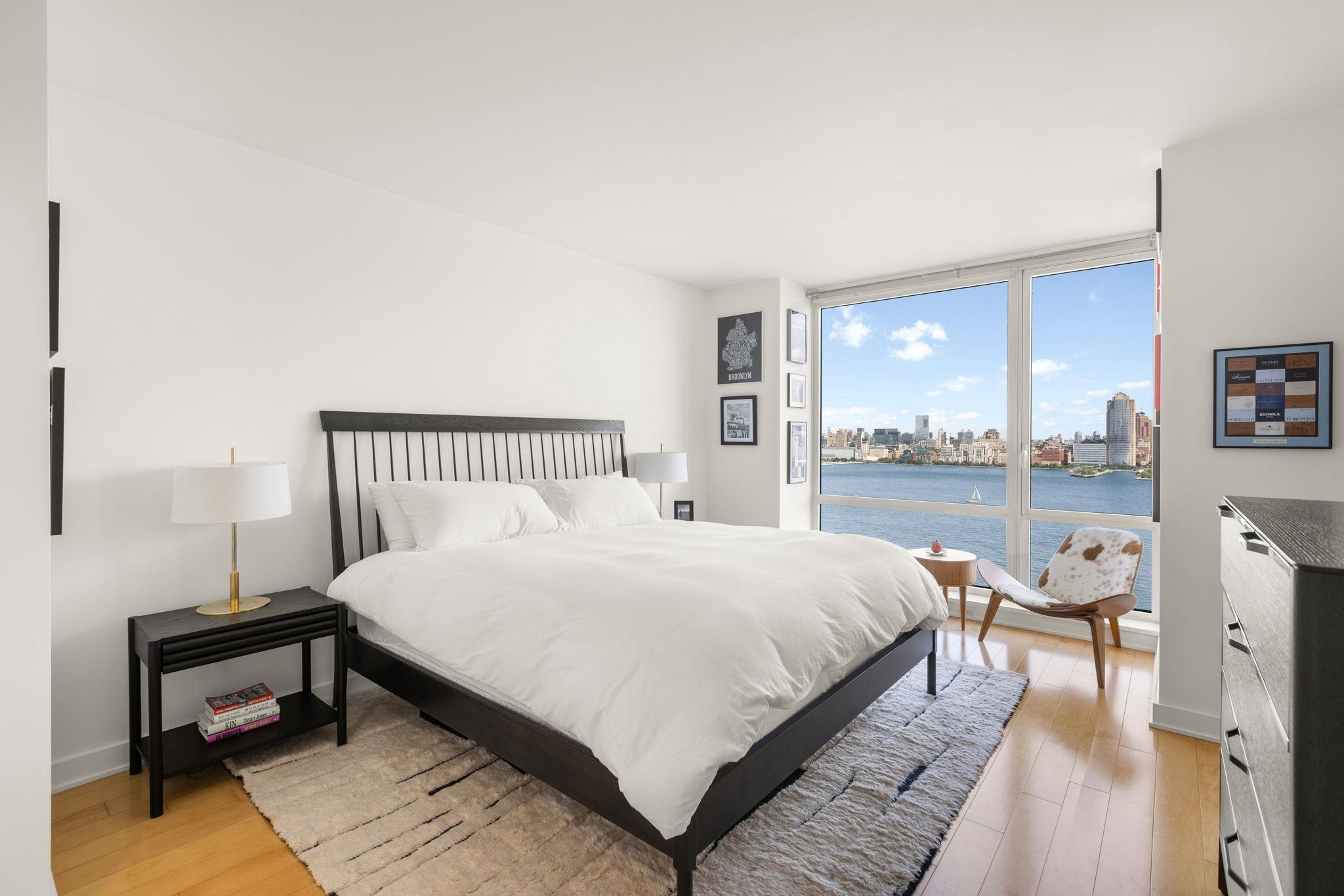 2 2ND ST Unit: 2403