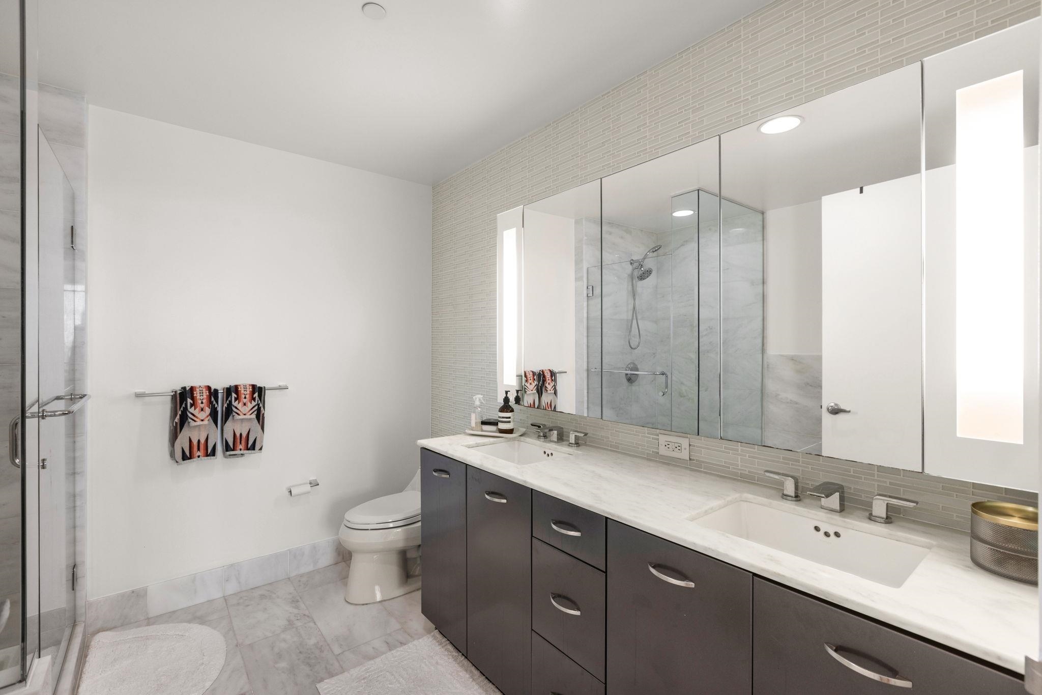 2 2ND ST Unit: 2403
