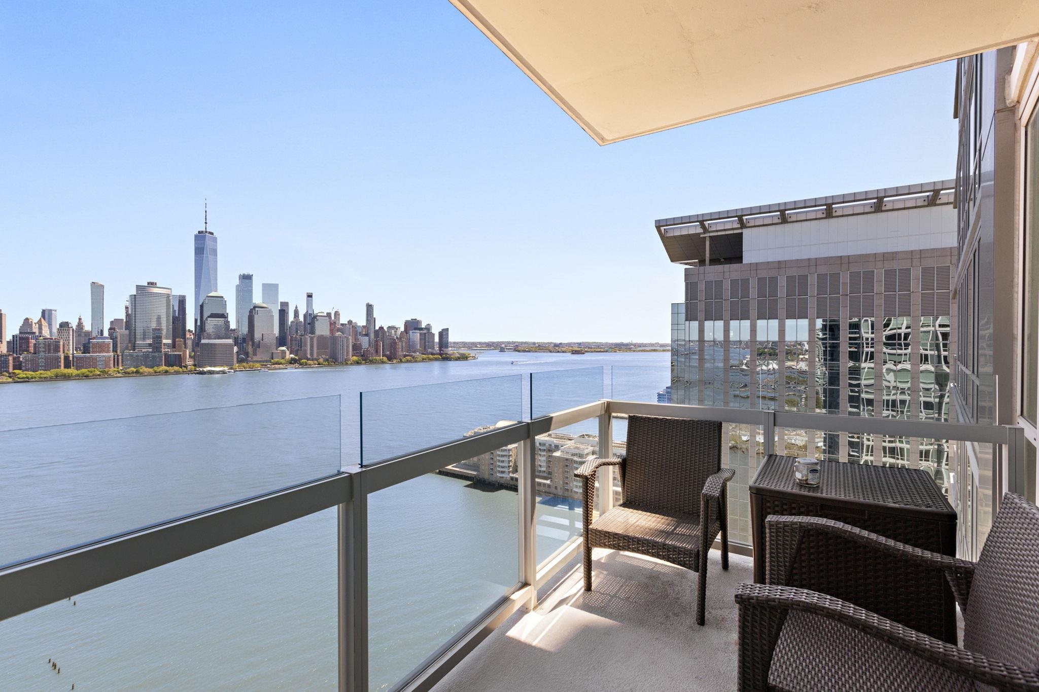 2 2ND ST Unit: 2403
