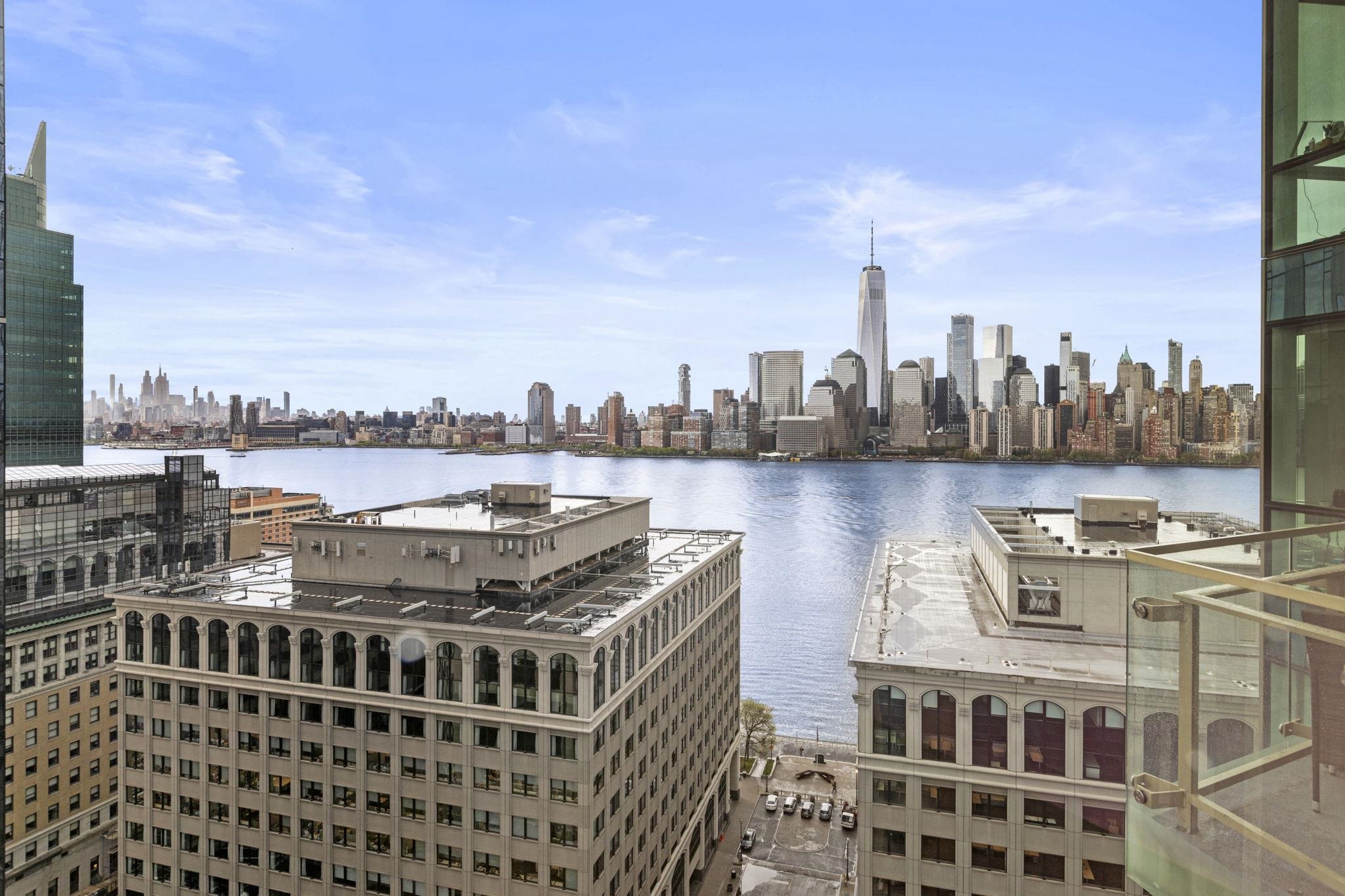 77 HUDSON ST Unit: 2303
