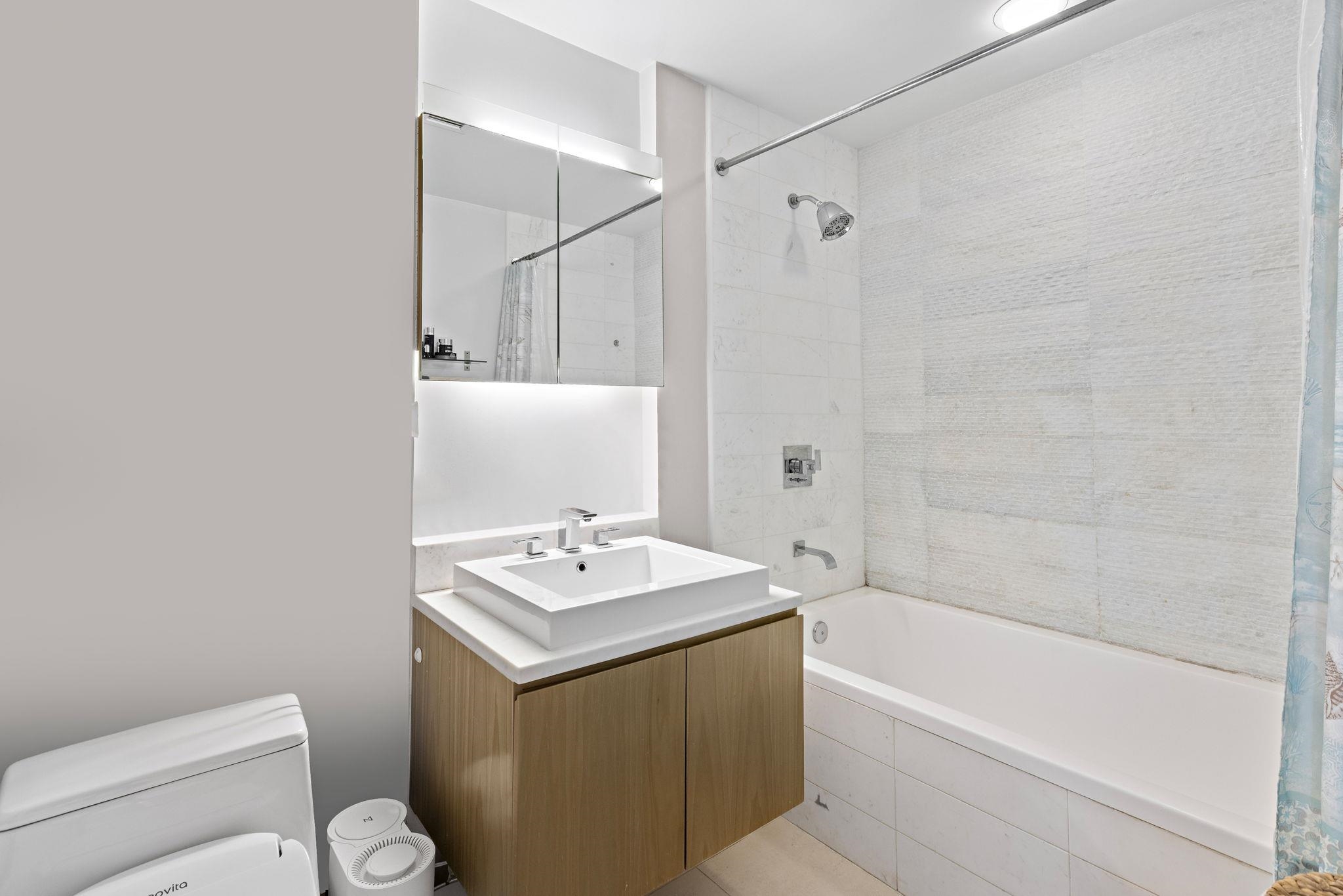 77 HUDSON ST Unit: 2303