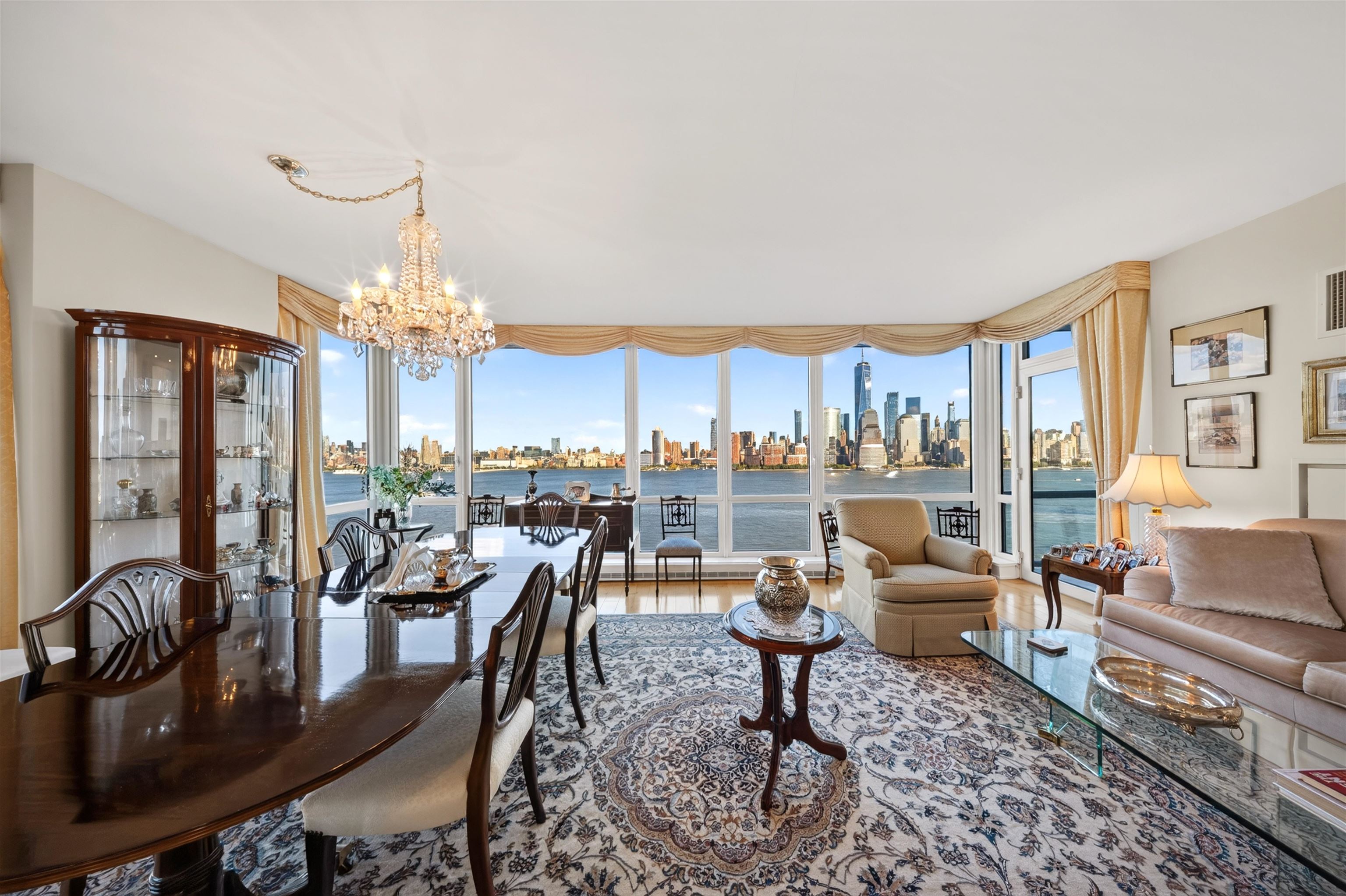 Crystal Point | Downtown Jersey City Waterfront Condo | Residence 1902