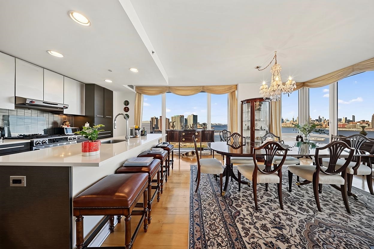 Crystal Point | Downtown Jersey City Waterfront Condo | Residence 1902