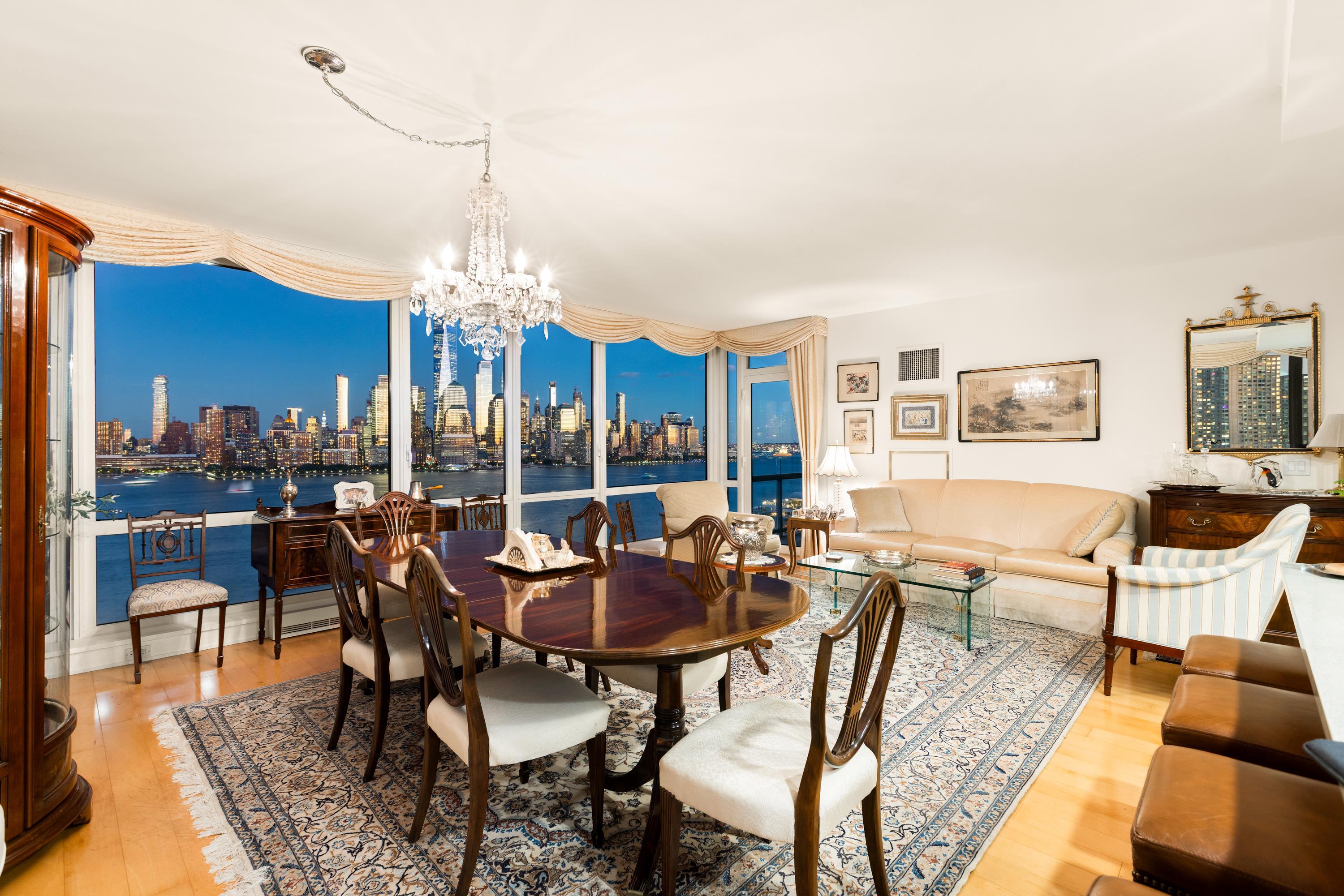 Crystal Point | Downtown Jersey City Waterfront Condo | Residence 1902