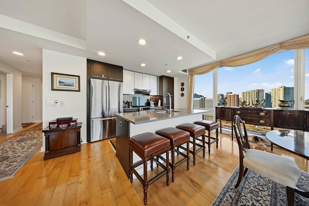 Crystal Point | Downtown Jersey City Waterfront Condo | Residence 1902