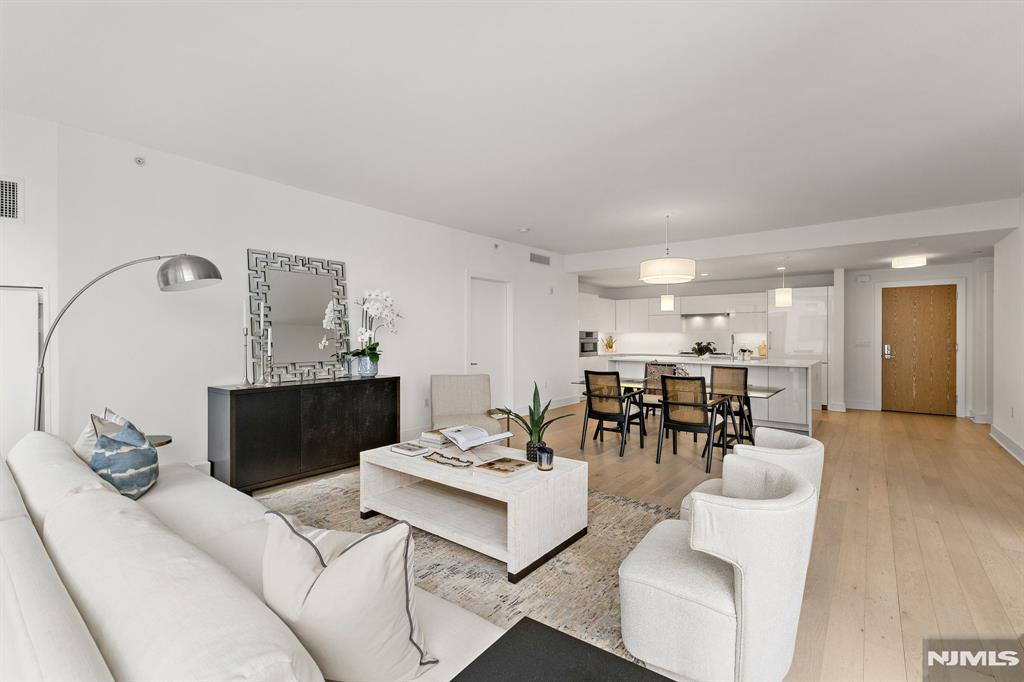 9 Ave At Port Imperial 911