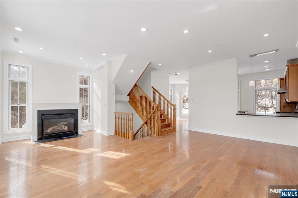 1 Regency Place
