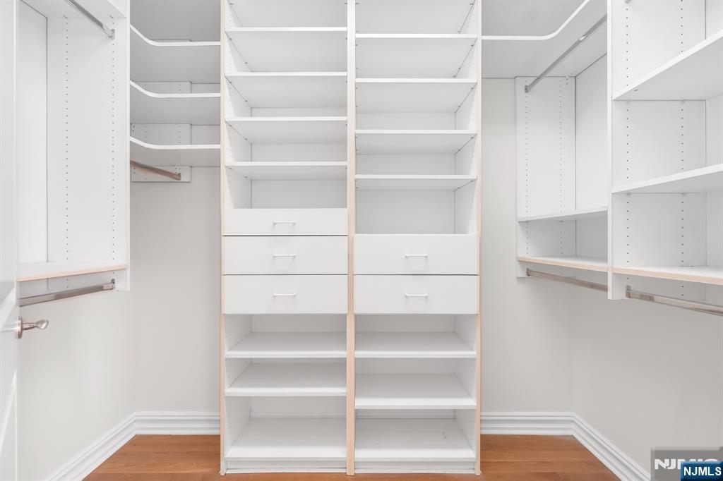 1 Regency Place