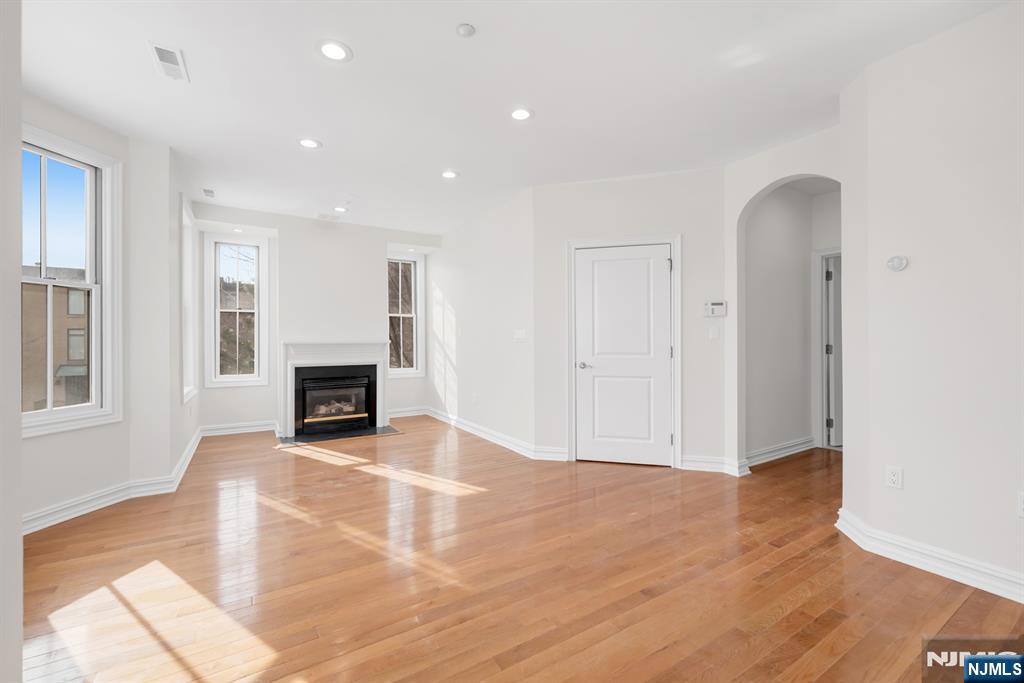 1 Regency Place