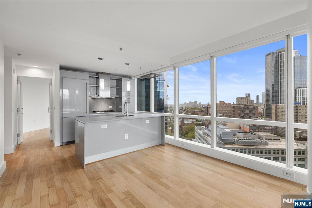 77 Hudson Street 2303