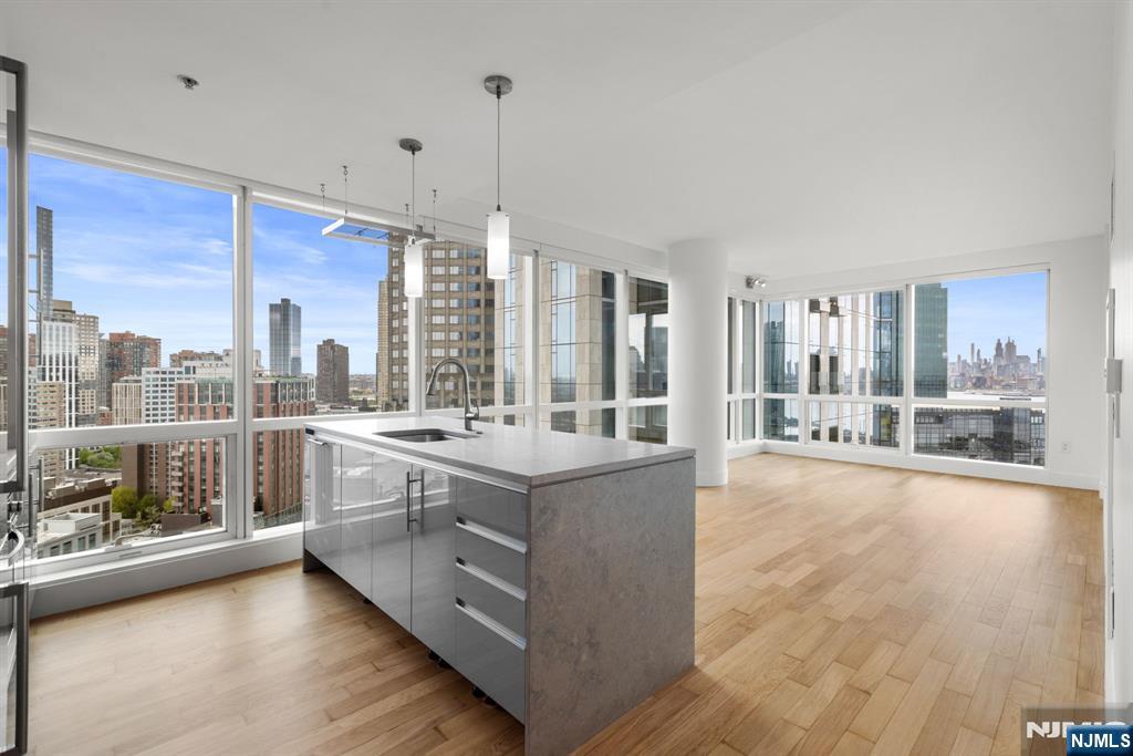 77 Hudson Street 2303