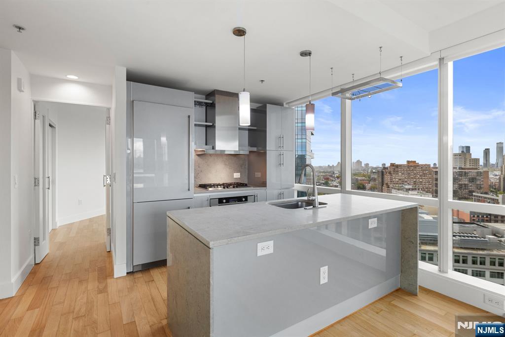 77 Hudson Street 2303