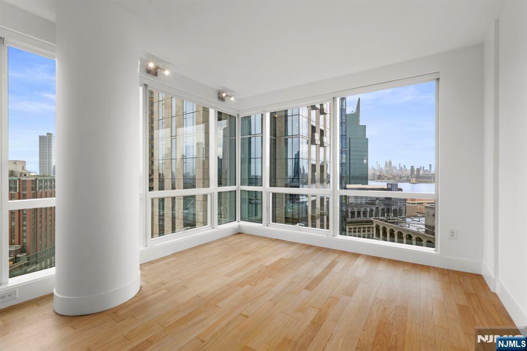 77 Hudson Street 2303