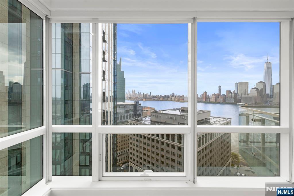 77 Hudson Street 2303