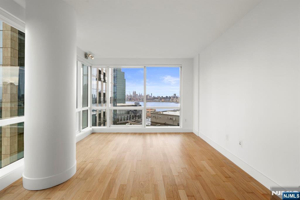 77 Hudson Street 2303