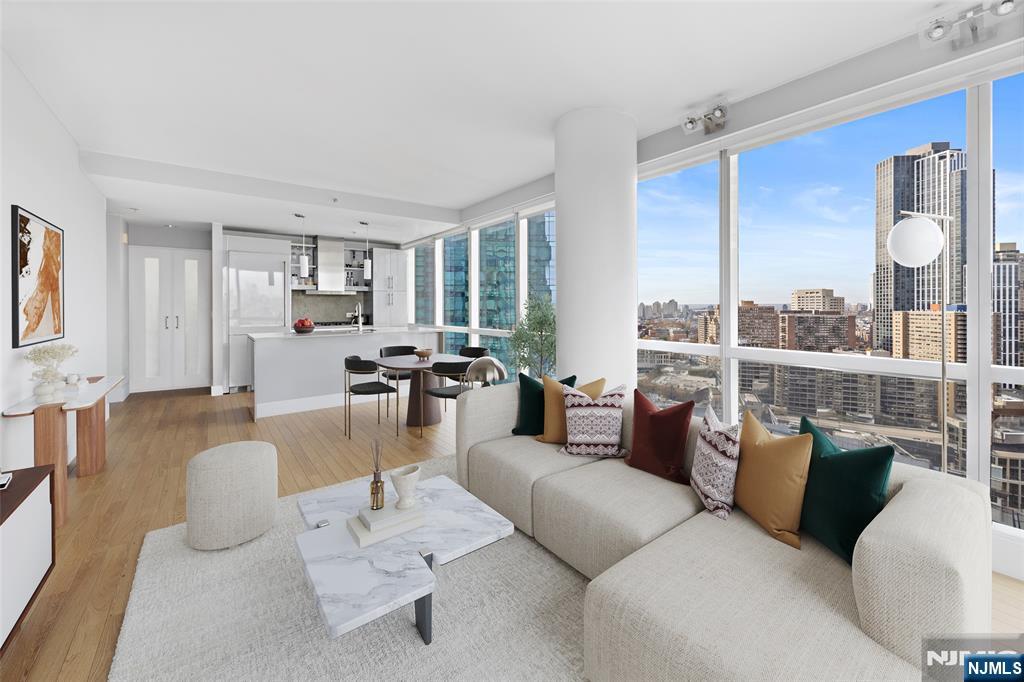 77 Hudson Street 2303