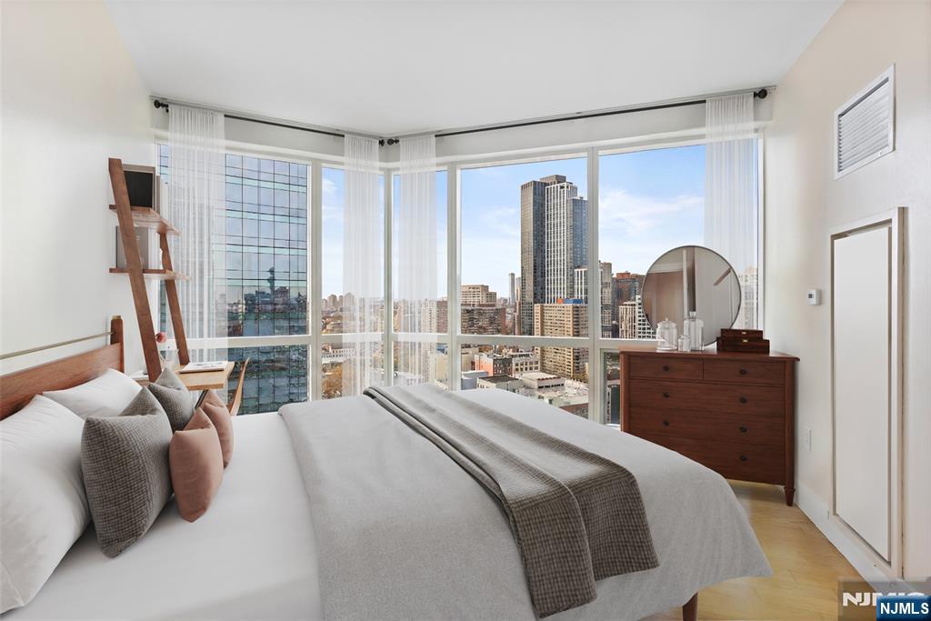 77 Hudson Street 2303