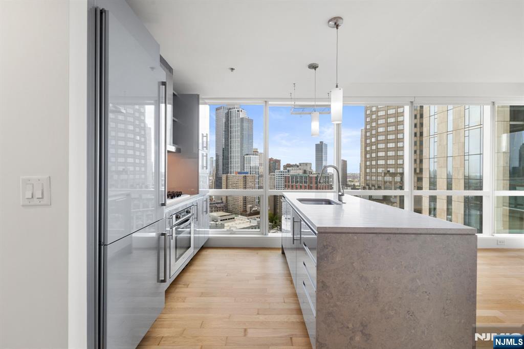 77 Hudson Street 2303